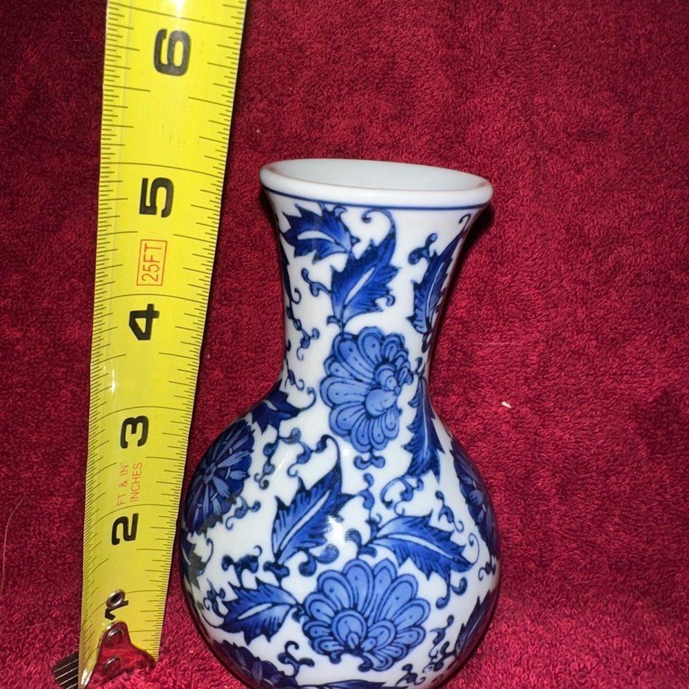 Bombay Blue and White Floral Vase - Picture 2 of 4